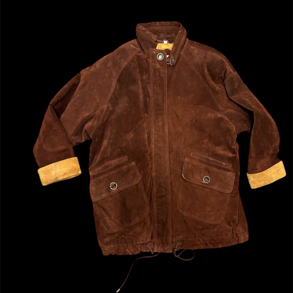 ✨ Vintage Charles Klein
Brown suede leather jacket✨